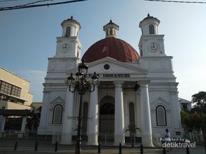 Tua Tak Menua Malah Makin Memesona, Little Netherland Semarang