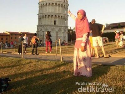 Tunjukan Gayamu di Menara Miring Pisa!