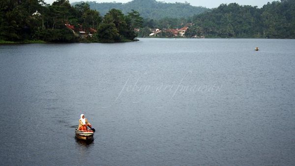 Waduk Penjalin, dari Tempat Usaha Hingga Tempat Rekreasi