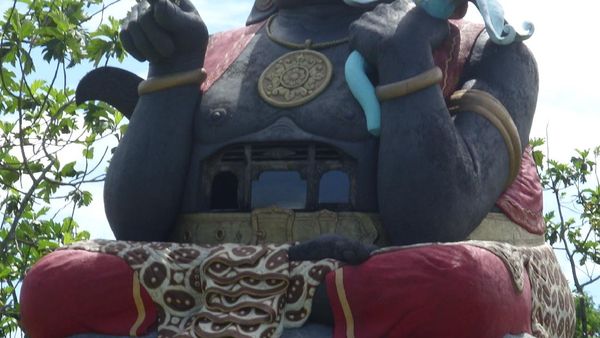 Wah! Ada Taman Semar Raksasa di Tawangmangu, Jateng