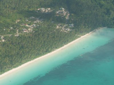 Wow! Pantai Pasir Putih Terhalus di Dunia Ada di Maluku