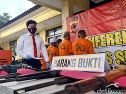 Buru Babi Pakai Senpi Rakitan, 6 Pria Sukabumi Dicokok Polisi