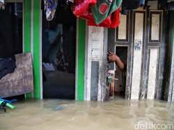 Lurah: 5 RW Terdampak Banjir Kampung Melayu, 506 Warga Mengungsi