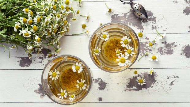 Foto: freepik.com Chamomile tea.