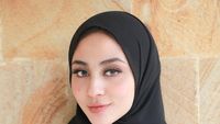 9 Kecantikan Istri Alie Syakieb Pakai Hijab, Diminta Netizen Jangan Lepas