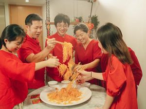 Tradisi Sambut Musim Semi dengan Makan Bareng Keluarga