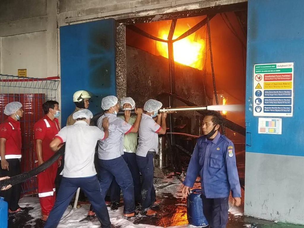 Gudang Pabrik Indofood di Tangerang Kebakaran, Sempat Terjadi Ledakan