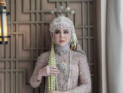 Kesha Ratuliu Anggun Jadi Pengantin Sunda di Hari Pernikahan