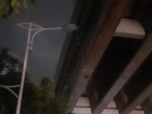 Lampu Jalan di Kayuringin Bekasi Belum Menyala, Ruas Jalan Gelap