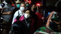 Momen Risma Kunjungi Pengungsi Banjir Semarang