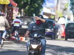 Abu Vulkanik Gunung Raung Menerpa, Warga Diimbau Kurangi Aktivitas di Luar