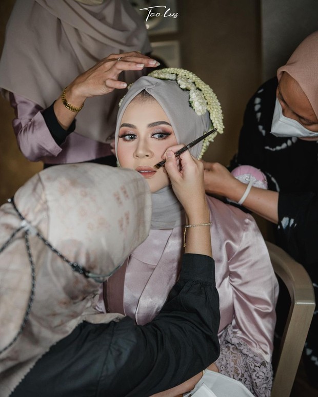 Pernikahan Kesha Ratuliu