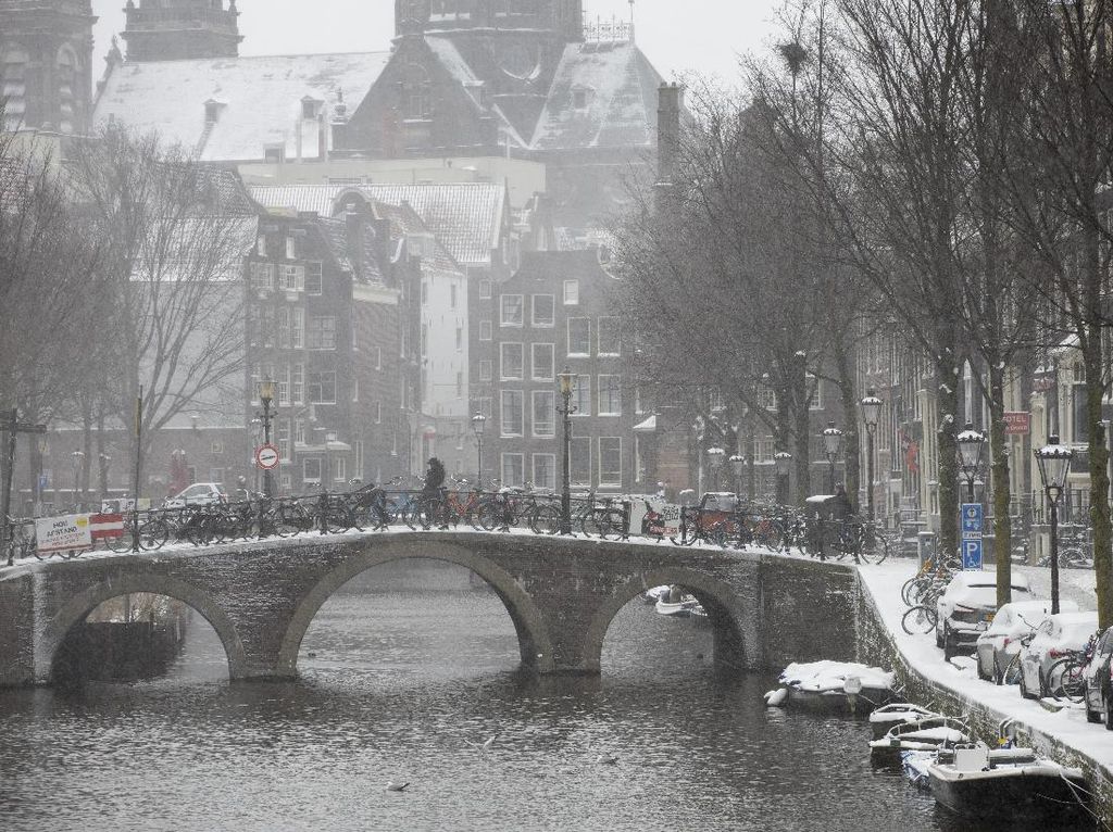Potret Belanda Dilanda Badai Salju