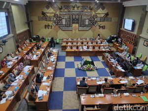 Anggota DPR Keluhkan Kursi Baru di Ruang Rapat: Nggak Nyaman Ini