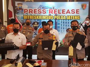 3 Pelaku Pencurian Pulsa dan Voucher Game Dibekuk di Semarang 3 Pelaku Pencurian Pulsa dan Voucher Game Dibekuk di Semarang