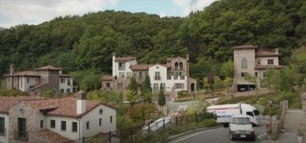 Tempat tinggal keluarga Sky CastleFoto:pinterest/nancyvania7698