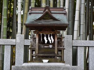 Potret Pintu ke Dunia Lain di Jepang