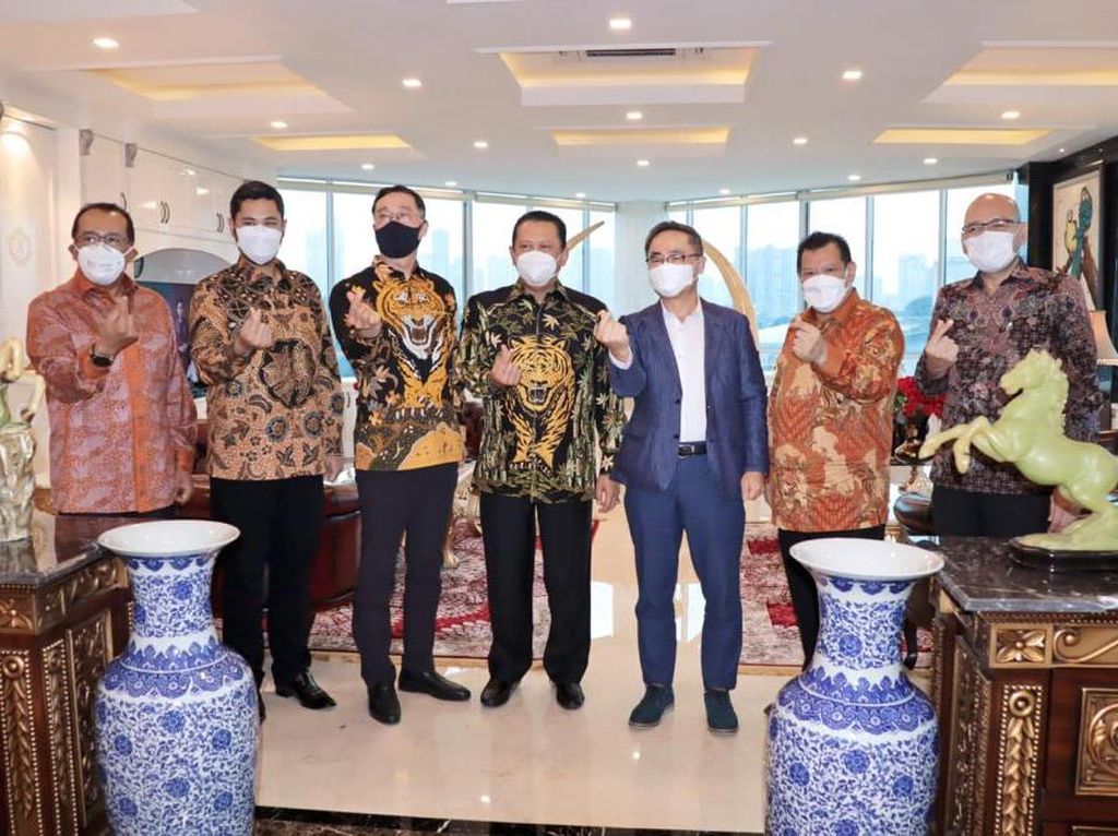 Investasi Miliaran Dolar, Hyundai Relokasi Kantor dari Malaysia ke RI Investasi Miliaran Dolar, Hyundai Relokasi Kantor dari Malaysia ke RI