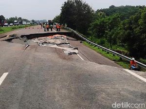 Tol Cipali Ambles, Korlantas Pasang Rambu-Kawal Kelancaran Lalin Tol Cipali Ambles, Korlantas Pasang Rambu-Kawal Kelancaran Lalin