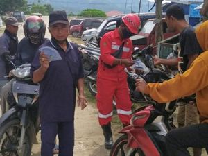 Brantas Abipraya Bagi-bagi Masker untuk Warga Sigi Sulteng Brantas Abipraya Bagi-bagi Masker untuk Warga Sigi Sulteng