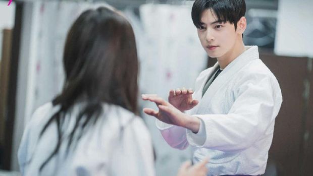 Cha Eun-woo dalam True Beauty