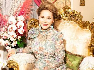 Profil Dewi Soekarno, Istri Sang Proklamator yang Memesona dengan Kebaya Profil Dewi Soekarno, Istri Sang Proklamator yang Memesona dengan Kebaya