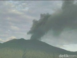 Asap Erupsi Gunung Raung Setinggi 2.500 Meter, Abu Vulkanik Capai Bali