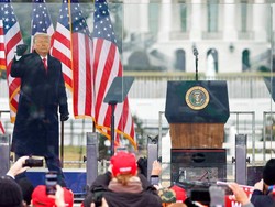 Pengacara Bantah Trump Gerakkan Pendukung Serbu Gedung Capitol AS