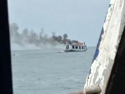 Kapal Penumpang Terbakar di Laut Makassar, Tak Ada Korban Jiwa
