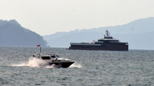 Kapal Pesiar Berbendera Cayman Island Diamankan di Aceh