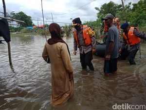 Blusukan ke Lokasi Banjir Jombang, Ini Instruksi Kapolda Jatim Blusukan ke Lokasi Banjir Jombang, Ini Instruksi Kapolda Jatim