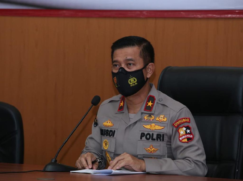 Polri: 11 Terduga Teroris Merauke Terkait Kelompok Villa Mutiara Makassar Polri: 11 Terduga Teroris Merauke Terkait Kelompok Villa Mutiara Makassar