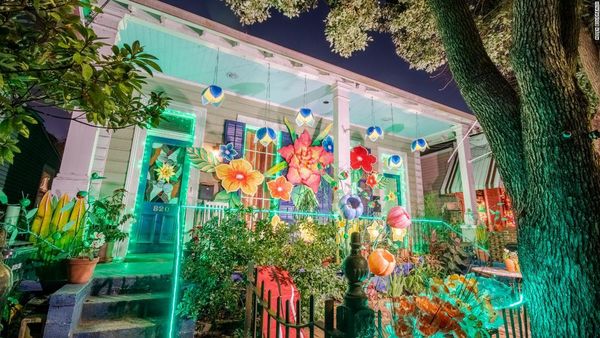 Foto: Karnaval Mardi Gras dalam Bentuk Menghias Rumah