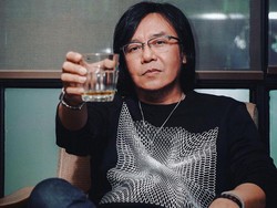 Transformasi Ari Lasso dari Gondrong hingga Botak karena Kemoterapi