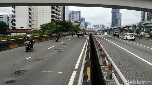 Musim Hujan, Jalan Berlubang di Gatsu Makin Parah