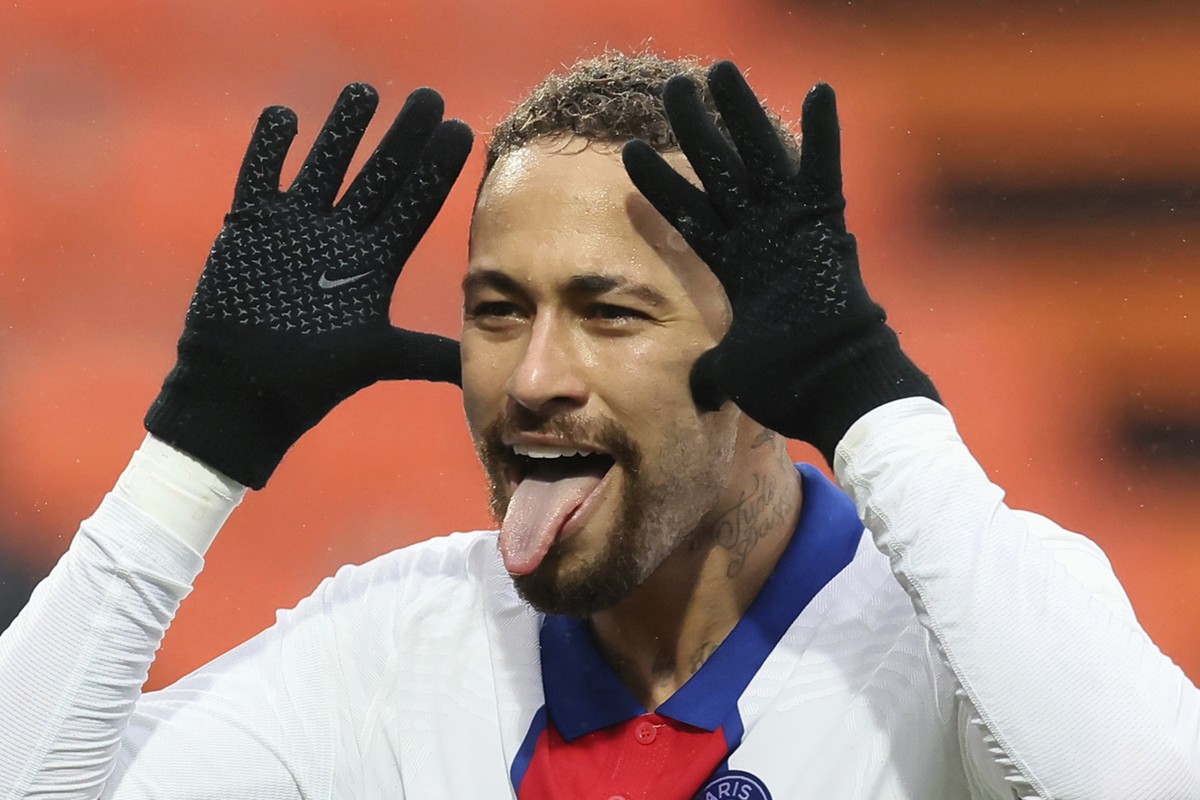 Neymar Nge-Tweet Ngatain Penalti Barcelona, Langsung Dihapus (AP/David Vincent)
