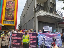 Peresmian Pasar Legi Ponorogo Diwarnai Demo Pedagang