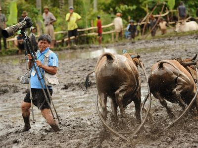Foto-foto Lika-liku Para Jurnalis Memburu Berita