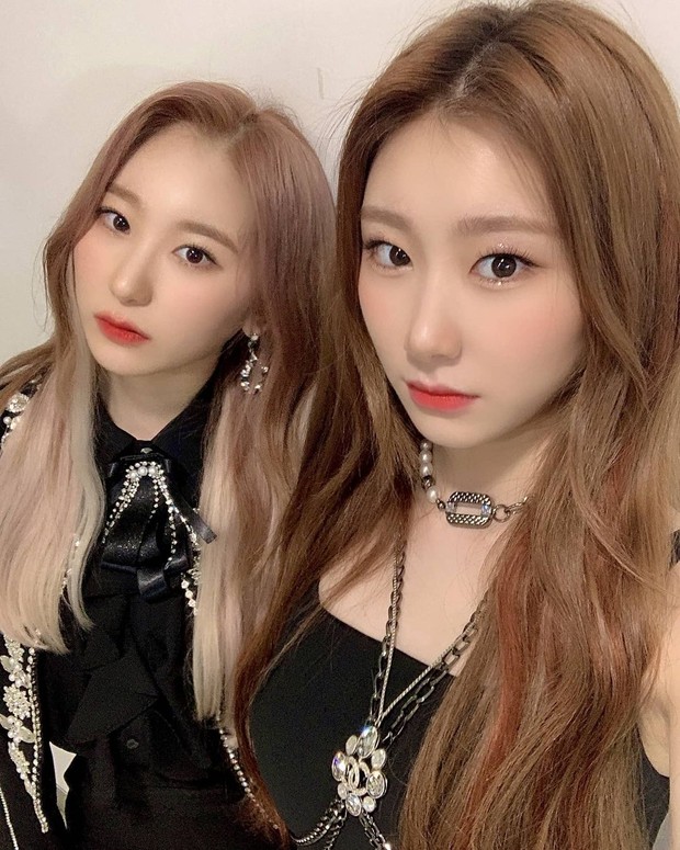 Potret Lee Chae-yeon dan Lee Chae-ryeong/sumber: www.instagram.com/official_izone/ Chae Sisters pernah tampil di panggung bersama.