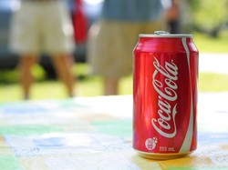 Kisah John Pemberton, Penemu Coca-Cola yang Jatuh Miskin-Wafat karena Kanker