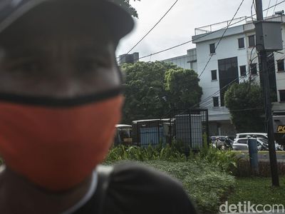 Tugu Peti Mati COVID-19 di Senen Kok Engga Ada?