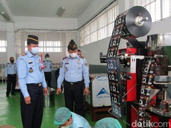 Warga Binaan LP Gunung Sindur Produksi Kopi Jahe-Budidaya Ikan Koi