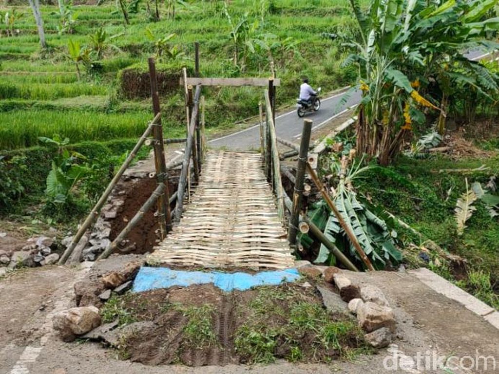 Dampak Banjir di Kabupaten Pasuruan, 49 Rumah dan 19 Jembatan Rusak