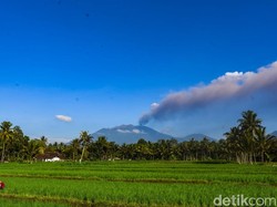 Gunung Raung Erupsi di Awal 2021 Disusul Status Waspada Selama 7 Bulan