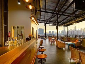Hotel Kuning Jakarta yang Punya Cafe Roof Top Keren