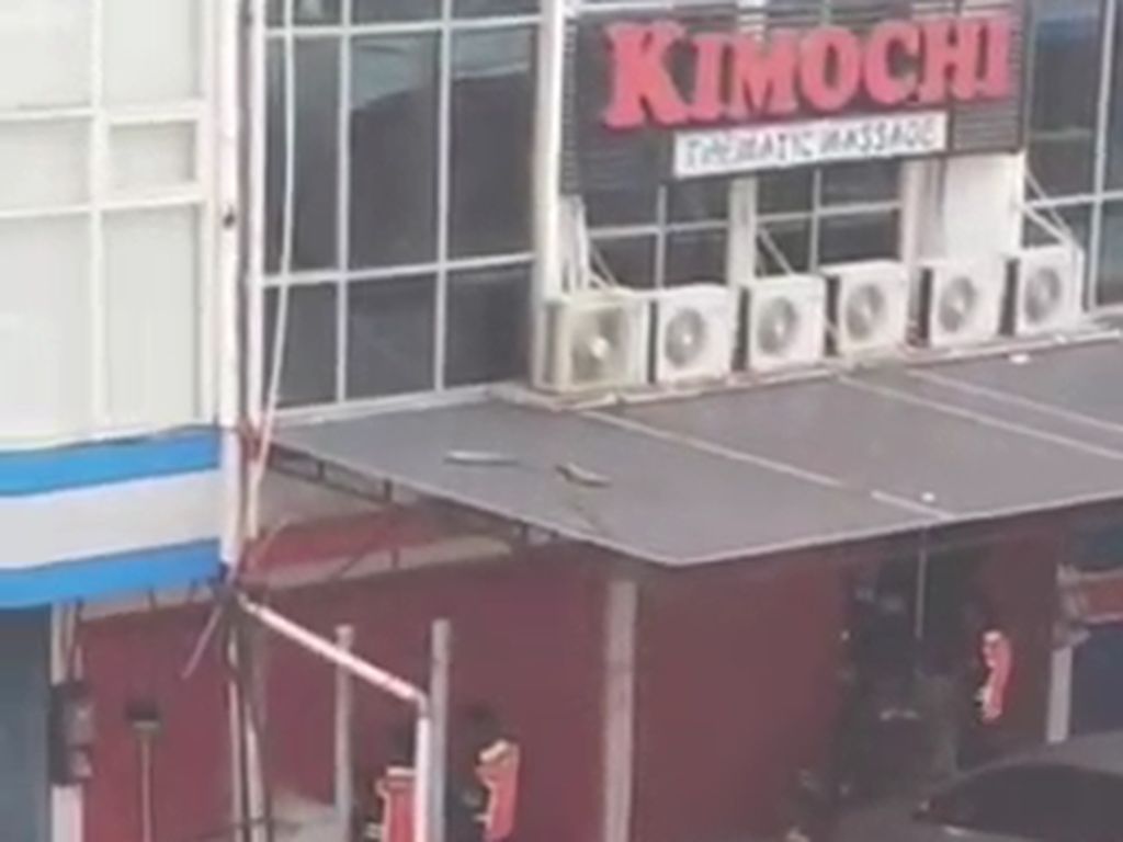 Satgas COVID-19 Denda Panti Pijat Kimochi yang Nekat Buka Saat Pandemi Satgas COVID-19 Denda Panti Pijat Kimochi yang Nekat Buka Saat Pandemi