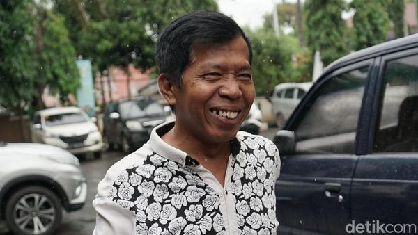 Senyum Merekah Kiwil Usai Cerai dari Rohimah