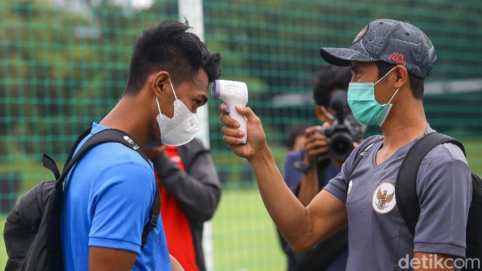 Mengintip Latihan Timnas Untuk Sea Games Vietnam Para pemain Timnas berlatih di Lapangan D Senayan, Jakarta, Rabu (10/2/2021).