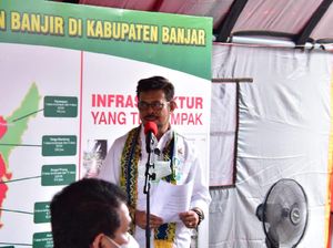 Mentan Salurkan Sembako Presiden-Benih Padi untuk Korban Banjir Kalsel