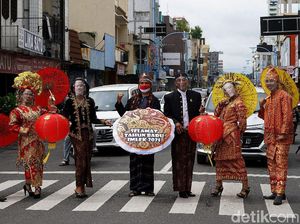 Unik! Ada Miniatur Indonesia Saat Warga Solo Sambut Imlek